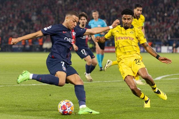 Kylian MbappÃ of Paris Saint-Germain (L) and Ian Maatsen of Borussia Dortmund (R) Paris Saint-Germain v Borussia Dortmund, UEFA Champions League, Semi Final, Second Leg, Football, Parc des Princes, Paris, France - 07 May 2024 EDITORIAL USE ONLY No use with unauthorised audio, video, data, fixture lists, club league logos or live services. Online in-match use limited to 120 images, no video emulation. No use in betting, games or single club league player publications.  Copyright: xPaulxCurrie Shutterstockx 14458453al