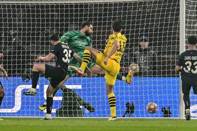 Tor zum 0:1 durch Mats Hummels 15 (Borussia Dortmund), Paris Saint-Germain vs. Borussia Dortmund, Fussball, Champions League, Halbfinale, 07.05.2024 Paris Nordrhein-Westfalen Frankreich