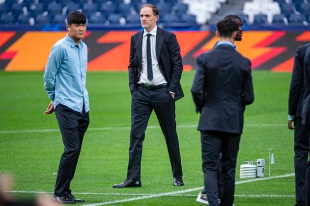 Uefa Champions League 2024: Bayern Munchen Pitch Walk and press conference, PK, Pressekonferenz MADRID, SPAIN - MAY 7: Thomas Tuchel, the head coach of FC Bayern Munchen (C) seen during the Bayern Munchen Pitch Walk and Press Conference ahead of their UEFA Champions League semi-final second leg match against Real Madrid at Estadio Santiago Bernabeu on May 7, 2024 in Madrid, Spain. Madrid Estadio Santiago Bernabeu Madrid Spain Copyright: xAlbertoxGardinx AGardin_20240507_football_Champions_League_Bayern_Press_Conference_403