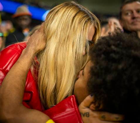 Paris, France. 7th Mai 2024. Rapperin Loredana und Karim Adeyemi (BVB) Paris Saint-Germain - Borussia Dortmund 07.05.2024