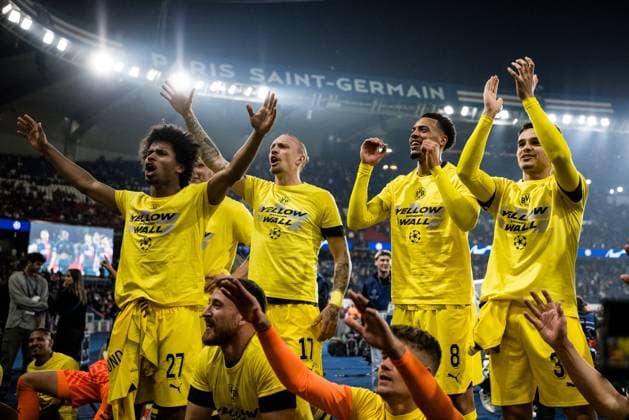 UEFA Champions League: FC Paris Saint-Germain - Borussia Dortmund; 07.05.2024 Jubeleskalation bei Borussia Dortmund nach dem Einzug ins Finale Karim Adeyemi (Borussia Dortmund, 27), Marius Wolf (Borussia Dortmund, 17), Felix Nmecha (Borussia Dortmund, 8), Kjell-Arik Wätjen (Borussia Dortmund, 38) Salih Özcan (Borussia Dortmund, 6), Alexander Meyer (Borussia Dortmund, 33) UEFA Champions League: FC Paris Saint-Germain - Borussia Dortmund , Paris, Parc des Princes Copyright: xBEAUTIFULxSPORTS Wunderlx
