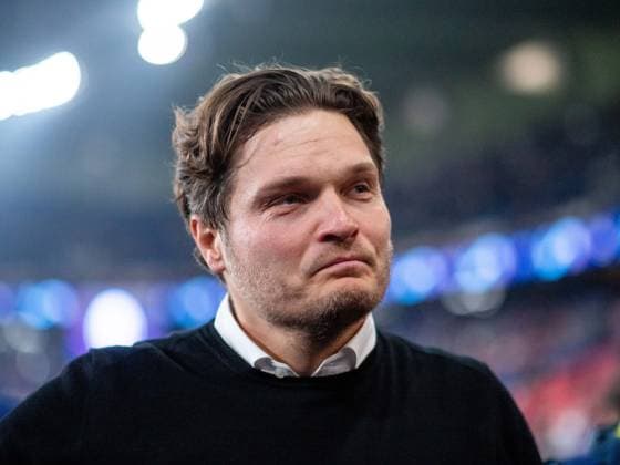 Edin Terzic (Borussia Dortmund, Trainer) jubelt mit den Fans ueber den Sieg und Einzug in das Finale in London, FRA, Paris Saint Germain (PSG) vs Borussia Dortmund (BVB), Fussball, UEFA Champions League, Halbfinale Rueckspiel, Saison 2023 2024, 07.05.2024 FRA, Paris Saint Germain (PSG) vs Borussia Dortmund (BVB), Fussball, UEFA Champions League, Halbfinale Rueckspiel, Saison 2023 2024, 07.05.2024 Paris Copyright: xEibner-Pressefoto Memmlerx EP_MMR