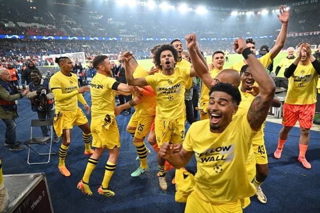 07.05.2024, xjrdrx, Fussball UEFA Champions League, Paris St.Germain - Borussia Dortmund emspor, v.l. Karim Adeyemi (Borussia Dortmund) und team jubeln jubelt nach Spielende celebrate at the end of the match. (DFL DFB REGULATIONS PROHIBIT ANY USE OF PHOTOGRAPHS as IMAGE SEQUENCES and or QUASI-VIDEO) Paris