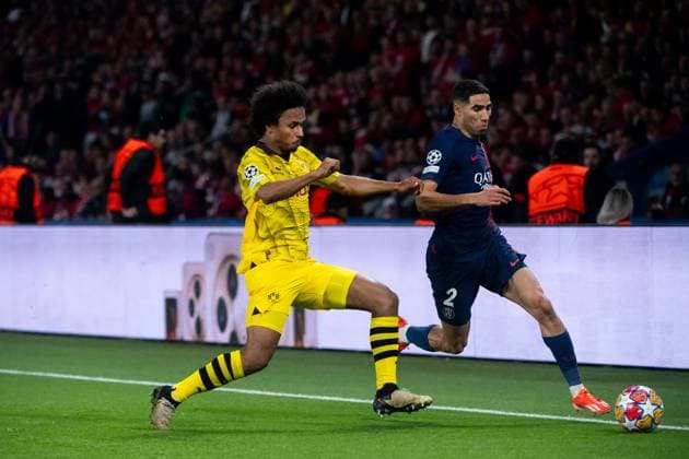 Karim Adeyemi (Borussia Dortmund, 27) im Zweikampf mit Achraf Hakimi (Paris Saint Germain, 02), FRA, Paris Saint Germain (PSG) vs Borussia Dortmund (BVB), Fussball, UEFA Champions League, Halbfinale Rueckspiel, Saison 2023 2024, 07.05.2024 FRA, Paris Saint Germain (PSG) vs Borussia Dortmund (BVB), Fussball, UEFA Champions League, Halbfinale Rueckspiel, Saison 2023 2024, 07.05.2024 Paris Copyright: xEibner-Pressefoto Memmlerx EP_MMR