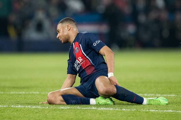 UEFA Champions League: FC Paris Saint-Germain - Borussia Dortmund; 07.05.2024 Kylian Mbappé (FC Paris Saint-Germain, 7) auf den Knien UEFA Champions League: FC Paris Saint-Germain - Borussia Dortmund , Paris, Parc des Princes Copyright: xBEAUTIFULxSPORTS Wunderlx