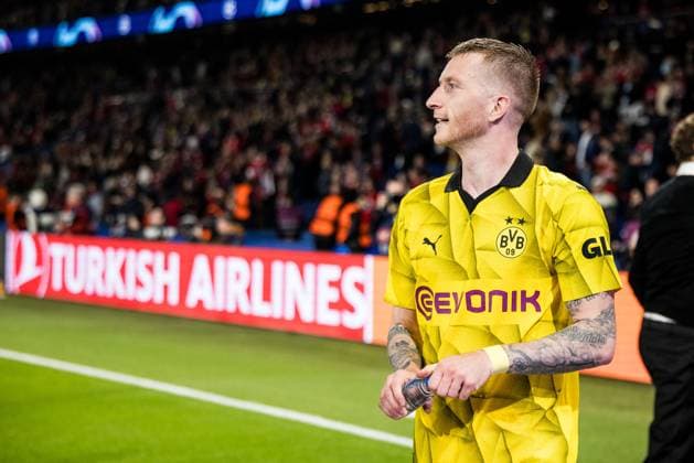 UEFA Champions League: FC Paris Saint-Germain - Borussia Dortmund; 07.05.2024 Jubelextase in der Kurve - die Spieler von Borussia Dortmund feiern den Sieg und Finaleinzug mit den Fans Marco Reus (Borussia Dortmund, 11) UEFA Champions League: FC Paris Saint-Germain - Borussia Dortmund , Paris, Parc des Princes Copyright: xBEAUTIFULxSPORTS Wunderlx