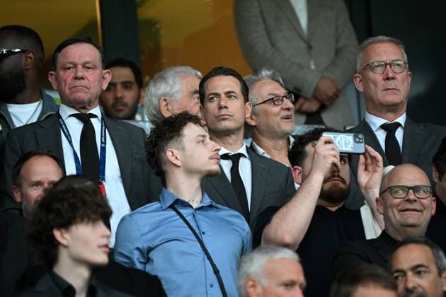 Paris, Parc des Princes, 07.05.24, GER, Herren, UEFA Champions League, Halbfinale, Saison 2023-2024, Paris Saint Germain - Borussia Dortmund Bild: Geschaeftsfuehrer Lars RICKEN (Dortmund) Only for editorial use! UEFA regulations prohibit any use of photographs as image sequences and or quasi-video. Frankreich
