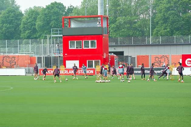 LEVERKUSEN, GERMANY - 8 MAY, 2024: Pre match UEFA Europa League practice FC Bayer 04 Leverkusen at BayArena  Copyright: xVitaliixKliuiev(Vitleo),xVITALIIxKLIUIEVx
