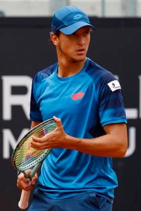 May 8, 2024, Rome, ITALY: Luciano Darderi of Italy in action during his men s singles 1st round match against Denis Shapovalov of Canada (not pictured) at the Italian Open tennis tournament in Rome, Italy, 08 May 2024 ANSA FABIO FRUSTACI Italian Open tennis tournament  - ZUMAa110 20240508_zaf_a110_008 Copyright: xFabioxFrustacix