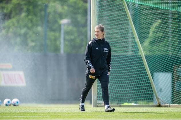 Training 1. FC Union Berlin; Berlin 08.05.2024 Marie Louise Eta (Interims Co Trainerin 1. FC Union Berlin) Training 1. FC Union Berlin, Stadion An der Alten Försterei, Berlin 08.05.2024 *** Training 1 FC Union Berlin Berlin 08 05 2024 Marie Louise Eta Interim Co-Trainer 1 FC Union Berlin Training 1 FC Union Berlin, Stadion An der Alten Försterei, Berlin 08 05 2024 Copyright: xBEAUTIFULxSPORTS LucianoxLimax