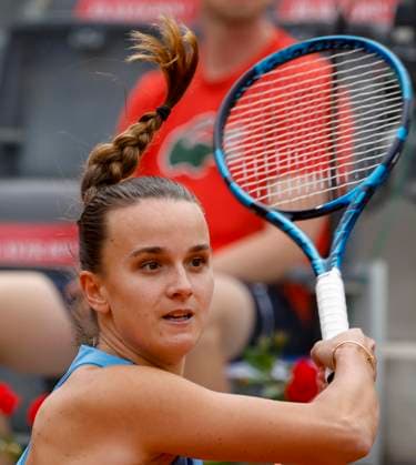 May 8, 2024, Rome, ITALY: Clara Burel of France in action during her women s singles 1st round match against Naomi Osaka of Japan (not pictured) at the Italian Open tennis tournament in Rome, Italy, 08 May 2024 ANSA FABIO FRUSTACI Italian Open tennis tournament  - ZUMAa110 20240508_zaf_a110_032 Copyright: xFabioxFrustacix