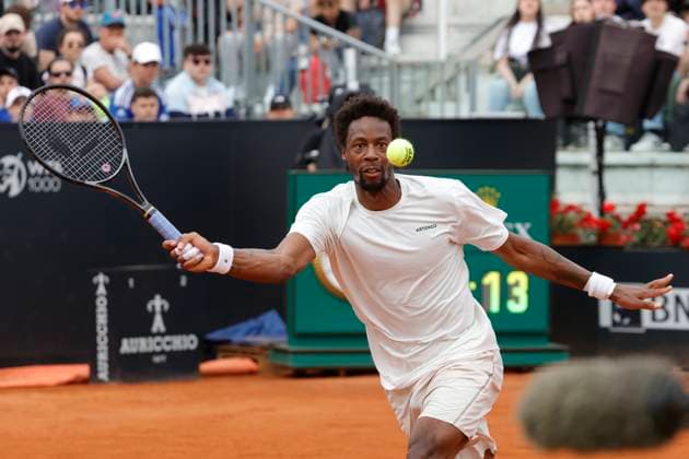Sport Bilder des Tages May 8, 2024, Rome, Lazio, Italy: Gael Monfils (FRA) is playing during the first round match against Thiago Monteiro (BRA) on day three of the Internazionali BNL D Italia 2024 at Foro Italico on May 08, 2024 in Rome, Italy. Rome Italy - ZUMAl131 20240508_zsp_l131_052 Copyright: xCiroxDexLucax