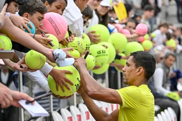 May 8, 2024, Roma: Brazilian tennis player Thiago Monteiro celebrates at the end of his men s singles 1st round match against Gael Monfils of France at the Italian Open tennis tournament in Rome, Italy, 08 May 2024. ANSA ALESSANDRO DI MEO Italian Open tennis tournament  - ZUMAa110 20240508_zaf_a110_036 Copyright: xAlessandroxDixMeox
