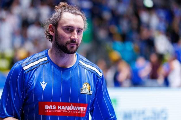 2. Basketball Bundesliga, Barmer Pro A, Playoffs, Viertelfinale, Spiel 3, Fraport Skyliners - Medipolis SC Jena, Frankfurt, 08.05.2024 Marco Völler (Fraport Skyliners 33); Playoffs, Viertelfinale, Spiel 3 zwischen Fraport Skyliners und Medipolis SC Jena in Frankfurt am 08.05.2024 Copyright: xBEAUTIFULxSPORTS Hahnex