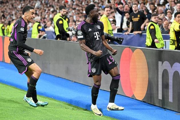 Madrid, Estadio Santiago Bernabeu, 08.05.24, GER, Herren, UEFA Champions League, Saison 2023-2024, Halbfinale, Real Madrid CF - FC Bayern Muenchen Bild: Alphonso DAVIES (Muenchen) jubelt nach seinem Tor zum 0:1 Only for editorial use! UEFA regulations prohibit any use of photographs as image sequences and or quasi-video. Spanien