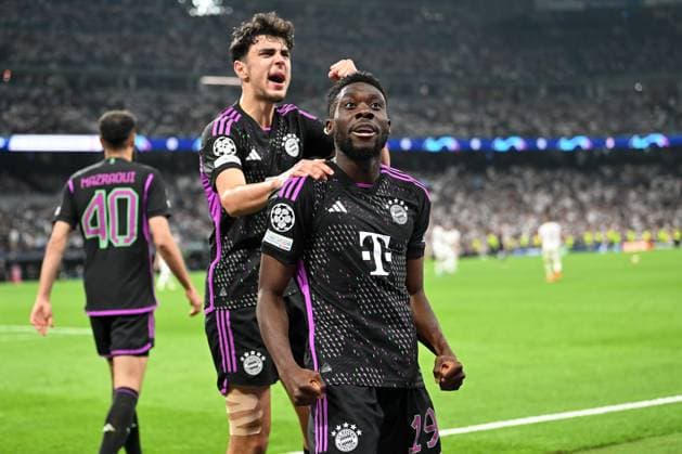 Madrid, Estadio Santiago Bernabeu, 08.05.24, GER, Herren, UEFA Champions League, Saison 2023-2024, Halbfinale, Real Madrid CF - FC Bayern Muenchen Bild: Alphonso DAVIES (Muenchen) jubelt nach seinem Tor zum 0:1 Only for editorial use! UEFA regulations prohibit any use of photographs as image sequences and or quasi-video. Spanien