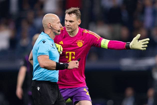 Sport Themen der Woche KW19 Manuel Neuer of Bayern Munich appeals to Referee Szymon Marciniak Real Madrid v Bayern Munich, UEFA Champions League, Semi-Final, Football, Santiago Bernabeu Stadium, Madrid, Spain - 08 May 2024  Copyright: xRubenxAlbarran Shutterstockx 14469131et