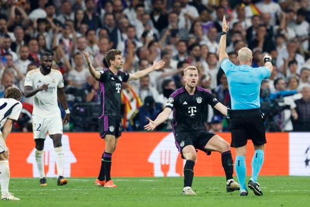 Sport Themen der Woche KW19 Sport Bilder des Tages Matthijs De Ligt (Bayern), Szymon Marciniak (Referee), MAY 8, 2024 - Football Soccer : UEFA Champions League semi-final 2nd leg match between Real Madrid 2-1 Bayern Munich at Estadio Santiago Bernabeu in Madrid, Spain. Noxthirdxpartyxsales  (252553332)