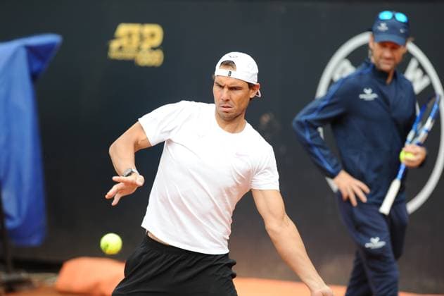 Foto IPP Cavaliere Emiliano. Roma 09 05 2024. Tennis Internazionali d Italia 2024. Nella foto: Rafael Nadal in allenamento osservato dal suo allenatore Carlos Moya. Italy Photo Press - World Copyright italy ITALY  Copyright: xR4924_italyphotopressx