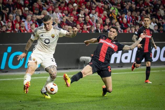 UEFA Europa League Halbfinale; Bayer 04 Leverkusen vs. AS Roma, 09.05.2024 Gianluca Mancini (AS Roma, 23), Exequiel Palacios (Bayer 04 Leverkusen, 25) während des Europa-League-Halbfinales zwischen Bayer 04 Leverkusen und AS Rom in der BayArena am 09.05.2024 in Leverkusen, Deutschland. DFL REGULATIONS PROHIBIT ANY USE OF PHOTOGRAPHS AS IMAGE SEQUENCES AND OR QUASI-VIDEO. Copyright: xBEAUTIFULxSPORTS AxelxKohringx