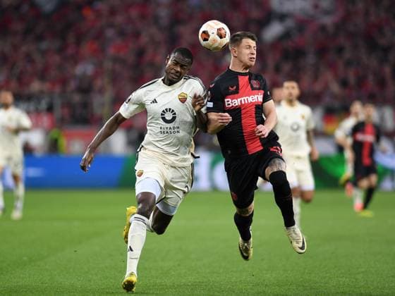 09.05.2024, Leverkusen, Germany, BayARENA, Bayer 04 Leverkusen vs AS Rom - UEFA Europa League 2023 2024 - Semi-finals second leg, Evan Ndicka (AS Rom) und Adam Hlozek (Bayer 04 Leverkusen) im Zweikampf (Foto Ralf Treese) Leverkusen BayARENA North Rhine-Westphalia Germany