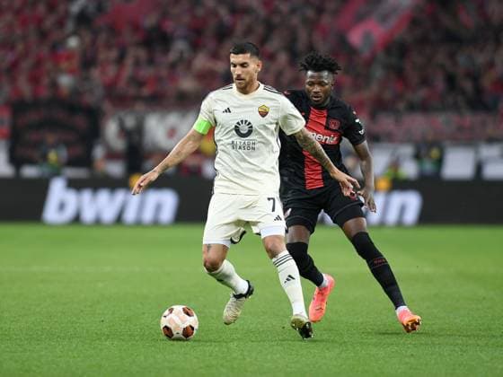 09.05.2024, Leverkusen, Germany, BayARENA, Bayer 04 Leverkusen vs AS Rom - UEFA Europa League 2023 2024 - Semi-finals second leg, Lorenzo Pellegrini (AS Rom) und Edmond Tapsoba (Bayer 04 Leverkusen) im Zweikampf (Foto Ralf Treese) Leverkusen BayARENA North Rhine-Westphalia Germany