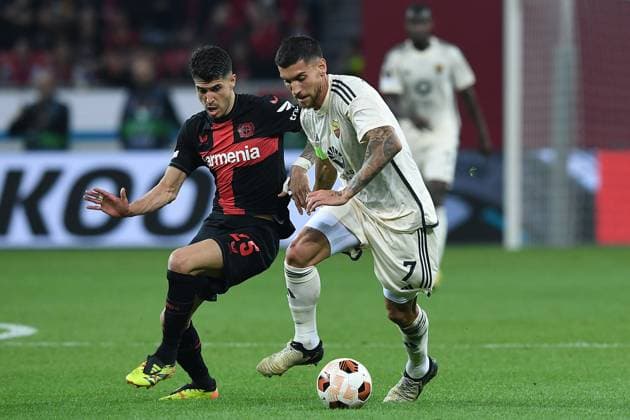 Fußball Europa League Halbfinale Bayer 04 Leverkusen - AS Rom am 09.05.2024 in der BayArena in Leverkusen Exequiel Palacios ( Leverkusen ), links - Lorenzo Pellegrini ( Rom ), rechts