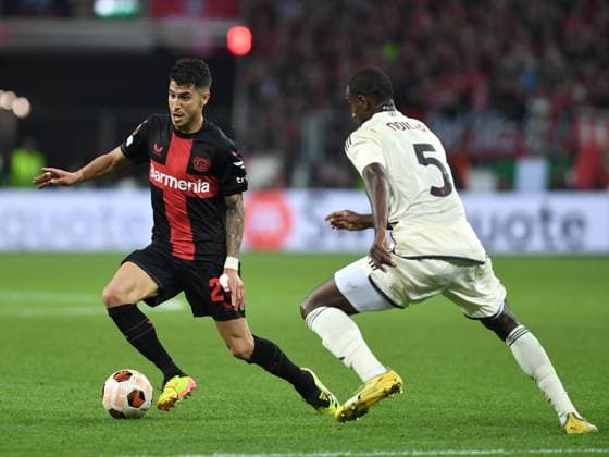 09.05.2024, Leverkusen, Germany, BayARENA, Bayer 04 Leverkusen vs AS Rom - UEFA Europa League 2023 2024 - Semi-finals second leg, Ezequiel Palacios (Bayer 04 Leverkusen) und Evan Ndicka (AS Rom) im Zweikampf (Foto Ralf Treese) Leverkusen BayARENA North Rhine-Westphalia Germany
