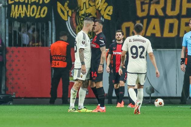 09.05.2024, Fussball, Saison 2023 2024, Europa League, Halbfinale, Bayer Leverkusen - AS Rom, v. l. Leandro Paredes (AS Roma), Granit Xhaka (Bayer Leverkusen) Leverkusen BayArena NRW Deutschland xRHR-FOTO TRx Copyright: TimxRehbein RHR-FOTOx RHR-FOTO TR