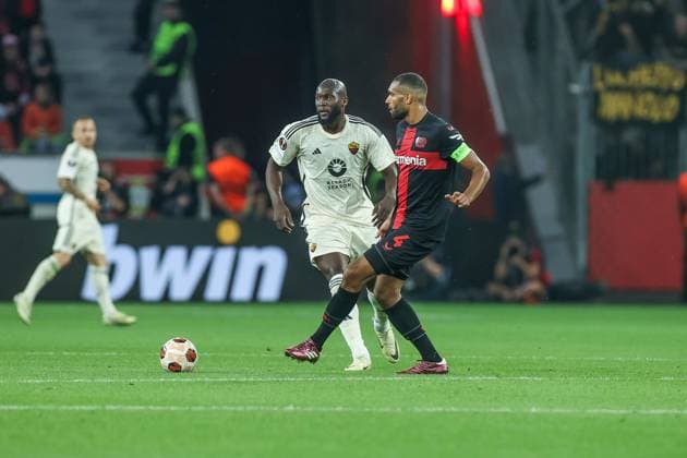 09.05.2024, Fussball, Saison 2023 2024, Europa League, Halbfinale, Bayer Leverkusen - AS Rom, v. l. Romelu Lukaku (AS Roma), Jonathan Tah (Bayer Leverkusen) Leverkusen BayArena NRW Deutschland xRHR-FOTO TRx Copyright: TimxRehbein RHR-FOTOx RHR-FOTO TR