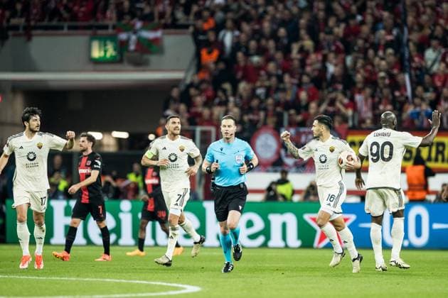 UEFA Europa League Halbfinale; Bayer 04 Leverkusen vs. AS Rom, 09.05.2024 Jubel zum 0:1 durch Leandro Paredes (AS Roma, 16) durch Elfmeter UEFA Europa League: Bayer 04 Leverkusen - AS Roma, Leverkusen, BayArena am 09.05.2024 Copyright: xBEAUTIFULxSPORTS Wunderlx