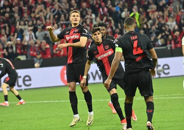08.05.2024, xjrdrx, Fussball UEFA Europa League, Bayer 04 Leverkusen - AS Roma emspor, v.l. Patrick Schick (Bayer Leverkusen), Piero Hincapie (Bayer Leverkusen), Jonathan Tah (Bayer Leverkusen) celebrate the goal, Der Torjubel zum 1:2 (DFL DFB REGULATIONS PROHIBIT ANY USE OF PHOTOGRAPHS as IMAGE SEQUENCES and or QUASI-VIDEO) Leverkusen