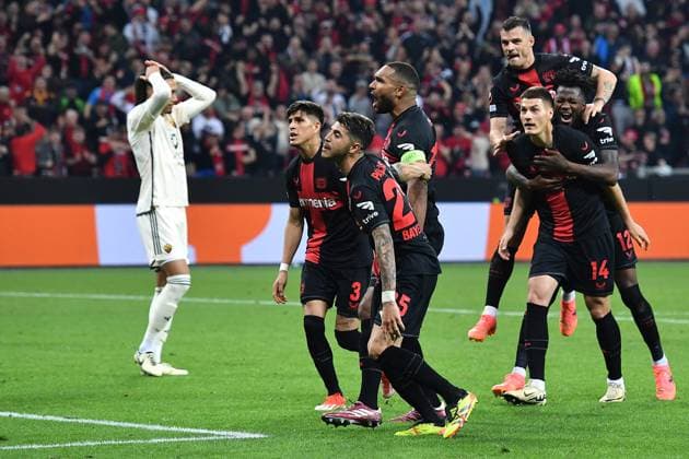 Fußball Europa League Halbfinale Bayer 04 Leverkusen - AS Rom am 09.05.2024 in der BayArena in Leverkusen Torjubel Leverkusen zum 1:2 durch ein Eigentor von Gianluca Mancini ( Rom )