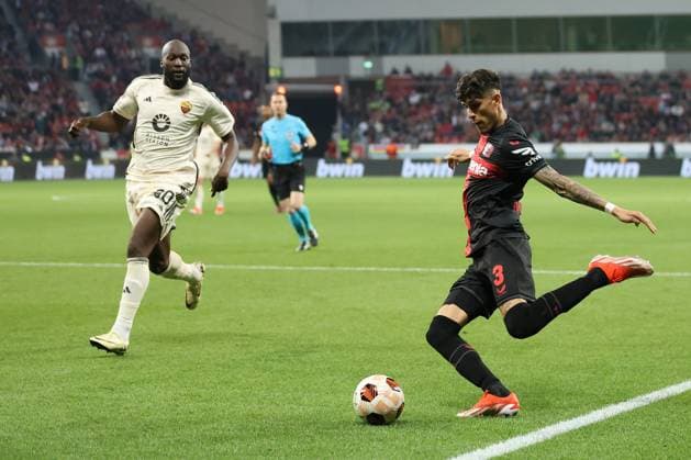 Piero Hincapie (Bayer 04 Leverkusen) beim Spiel der Europa League (Halbfinale-Rückspiel) Bayer 04 Leverkusen - AS Rom. Copyright: Thomas Pakusch