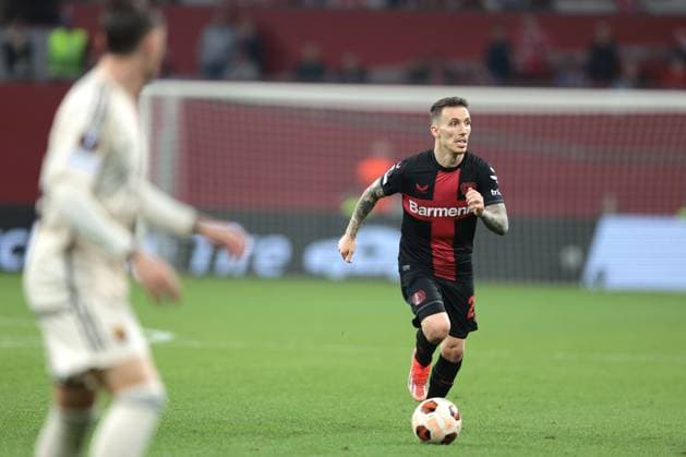 Alejandro Grimaldo (Bayer 04 Leverkusen) beim Spiel der Europa League (Halbfinale-Rückspiel) Bayer 04 Leverkusen - AS Rom. Copyright: Thomas Pakusch