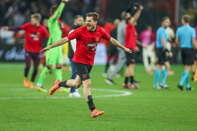 09.05.2024, Fussball, Saison 2023 2024, Europa League, Halbfinale, Bayer Leverkusen - AS Rom, Jonas Hofmann (Bayer Leverkusen) jubelt nach dem Schlusspfiff. Leverkusen BayArena NRW Deutschland xRHR-FOTO TRx Copyright: TimxRehbein RHR-FOTOx RHR-FOTO TR