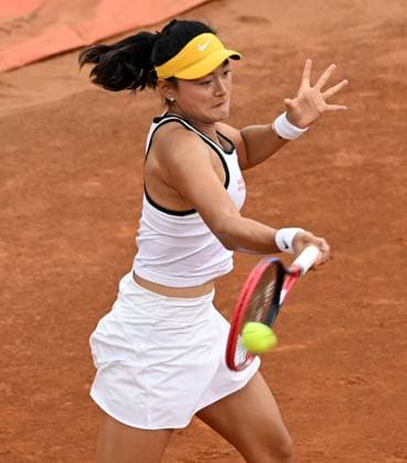 (240510) -- ROME, May 10, 2024 -- Wang Yafan of China hits a return during women s singles 1st round match against Katie Volynets of the United States at the WTA, Tennis Damen Italian Open in Rome, Italy, May 9, 2024. (Photo by Xinhua) (SP)ITALY-ROME-TENNIS-WTA-ROME OPEN AlbertoxLingria 