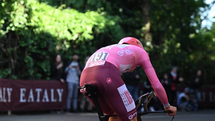 Sport Bilder des Tages Radsport, Giro d Italia, 7. Etappe, Tadej Pogacar gewinnt Einzelzeitfahren 10-05-2024 Giro D italia; Tappa 07 Foligno - Perugia; 2024, Uae Team Emirates; Pogacar, Tadej; Perugia; 