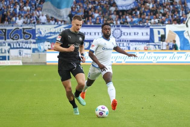 10.05.2024, xgox, Fussball 2. Bundesliga, 1. FC Magdeburg - SpVgg Greuther Fuerth emspor, v.l. Tim Lemperle (Fuerth, 19), Daniel Heber (Magdeburg, 15) (DFL DFB REGULATIONS PROHIBIT ANY USE OF PHOTOGRAPHS as IMAGE SEQUENCES and or QUASI-VIDEO) Magdeburg