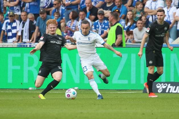 10.05.2024, xgox, Fussball 2. Bundesliga, 1. FC Magdeburg - SpVgg Greuther Fuerth emspor, v.l. Robert Wagner (Fuerth, 22), Baris Atik (Magdeburg, 23) Zweikampf, Duell, Kampf, tackle (DFL DFB REGULATIONS PROHIBIT ANY USE OF PHOTOGRAPHS as IMAGE SEQUENCES and or QUASI-VIDEO) Magdeburg