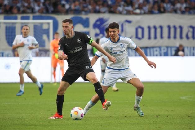 10.05.2024, xgox, Fussball 2. Bundesliga, 1. FC Magdeburg - SpVgg Greuther Fuerth emspor, v.l. Branimir Hrgota (Fuerth, 10), Daniel Elfadli (Magdeburg, 6) Zweikampf, Duell, Kampf, tackle (DFL DFB REGULATIONS PROHIBIT ANY USE OF PHOTOGRAPHS as IMAGE SEQUENCES and or QUASI-VIDEO) Magdeburg