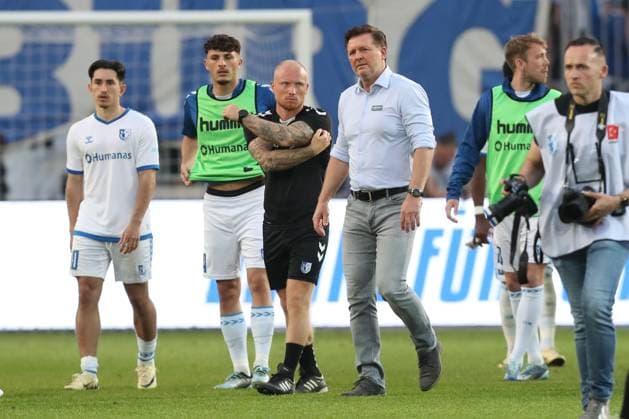 Trainer Christian Titz (1. FC Magdeburg) - 2. Fußball Bundesliga Saison 2023-2024 1. FC Magdeburg vs. SpVgg Greuther Fürth in der MDCC Arena in Magdeburg - Fußball,Mann,Männer,Deutschland,10.05.2024