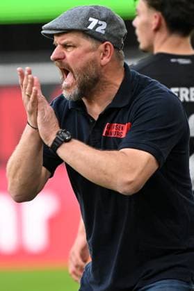 Paderborn, Home Deluxe Arena, 10.05.24, GER, Herren, 2.Bundesliga, Saison 2023-2024, SC Paderborn 07 - Hamburger SV Bild: Trainer Steffen BAUMGART (Hamburg) Only for editorial use! DFL regulations prohibit any use of photographs as image sequences and or quasi-video. NRW Deutschland