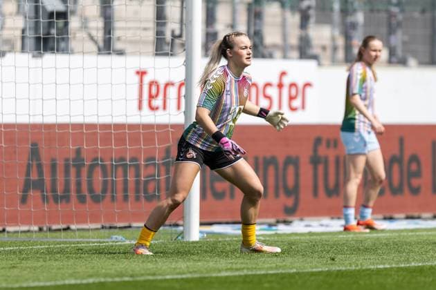 SGS Essen vs. 1. FC Köln; Essen, 11.05.2024 Josefine Osigus (1. FC Köln, 24) Google Pixel Frauen-Bundesliga 21. Spieltag: SGS Essen vs. 1. FC Köln, Stadion an der Hafenstraße am 11.05.2024. DFB DFL REGULATIONS PROHIBIT ANY USE OF PHOTOGRAPHS AS IMAGE SEQUENCES AND OR QUASI-VIDEO. Copyright: xBEAUTUFULxSports Richterx