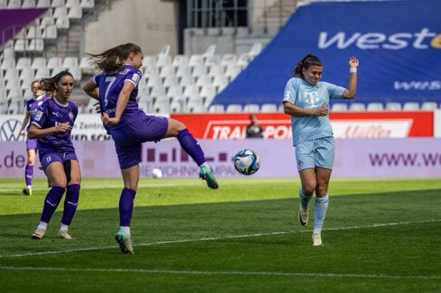 SGS Essen vs. 1. FC Köln; Essen, 11.05.2024 Lilli Purtscheller (SGS Essen, 7) trifft gegen 1:0 Google Pixel Frauen-Bundesliga 21. Spieltag: SGS Essen vs. 1. FC Köln, Stadion an der Hafenstraße am 11.05.2024. DFB DFL REGULATIONS PROHIBIT ANY USE OF PHOTOGRAPHS AS IMAGE SEQUENCES AND OR QUASI-VIDEO. Copyright: xBEAUTUFULxSports Richterx