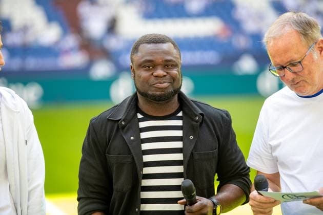 2. Fussball Bundesliga: FC Schalke 04 - FC Hansa Rostock; 11.05.2024 Gerald Asamoah wird beim S04 verabschiedet. Danke Asa; 2. Fussball Bundesliga. FC Schalke 04 - FC Hansa Rostock, 33. Spieltag, am 11.05.2024, Veltins Arena, Gelsenkirchen. DFL REGULATIONS PROHIBIT ANY USE OF PHOTOGRAPHS AS IMAGE SEQUENCES AND OR QUASI-VIDEO.