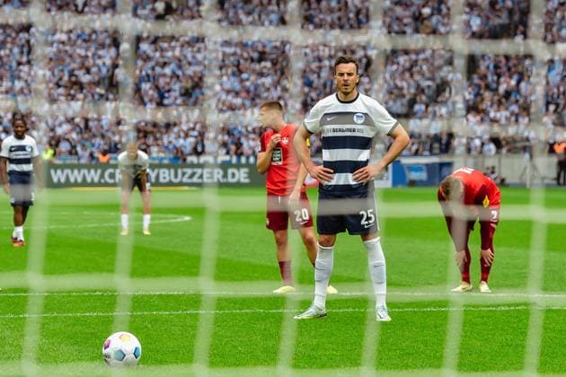 11.05.2024, xlakx, Fussball 2.Bundesliga, Hertha BSC Berlin - 1.FC Kaiserslautern emspor, v.l. Haris Tabakovic (Hertha BSC 25) tritt zum Elfmeter an Torschütze zum 1:0 (DFL DFB REGULATIONS PROHIBIT ANY USE OF PHOTOGRAPHS as IMAGE SEQUENCES and or QUASI-VIDEO) Daniel Lakomski Jan Huebner Berlin