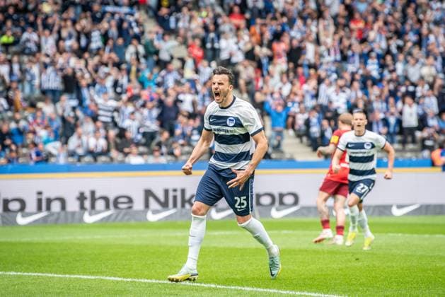 2. Fußball Bundesliga, Hertha BSC vs 1. FC Kaiserslautern; Berlin, 11.05.2024 Torjubel zum 1:0 durch Haris Tabakovic (Hertha BSC, 25) 2. Fußball Bundesliga, Hertha BSC vs 1. FC Kaiserslautern, Olympiastadion, Berlin, 11.05.2024 DFL REGULATIONS PROHIBIT ANY USE OF PHOTOGRAPHS AS IMAGE SEQUENCES AND OR QUASI-VIDEO.
