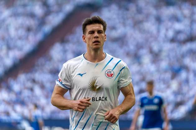 Alexander Rossipal (FC Hansa Rostock, 21) GER, FC Schalke 04 vs. Hansa Rostock, Fußball, 2. Bundesliga, 33. Spieltag, Spielzeit 2023 2024, 11.05.2024 DFL REGULATIONS PROHIBIT ANY USE OF PHOTOGRAPHS AS IMAGE SEQUENCES AND OR QUASI-VIDEO FC Schalke 04 vs. Hansa Rostock, Fußball, 2. Bundesliga, 33. Spieltag, Spielzeit 2023 2024, 11.05.2024 Gelsenkirchen *** Alexander Rossipal FC Hansa Rostock, 21 GER, FC Schalke 04 vs Hansa Rostock, Football, 2 Bundesliga, 33 Matchday, Season 2023 2024, 11 05 2024 DFL REGULATIONS PROHIBIT ANY USE OF PHOTOGRAPHS AS IMAGE SEQUENCES AND OR QUASI VIDEO FC Schalke 04 vs Hansa Rostock, Football, 2 Bundesliga, 33 Matchday, Season 2023 2024, 11 05 2024 Gelsenkirchen Copyright: xEibner-Pressefoto FabioxDeinertx EP_FDT