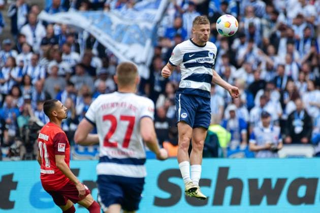 11.05.2024, xlakx, Fussball 2.Bundesliga, Hertha BSC Berlin - 1.FC Kaiserslautern emspor, v.l. Marton Dardai (Hertha BSC 31), geht zum Kopfball (DFL DFB REGULATIONS PROHIBIT ANY USE OF PHOTOGRAPHS as IMAGE SEQUENCES and or QUASI-VIDEO) Daniel Lakomski Jan Huebner Berlin
